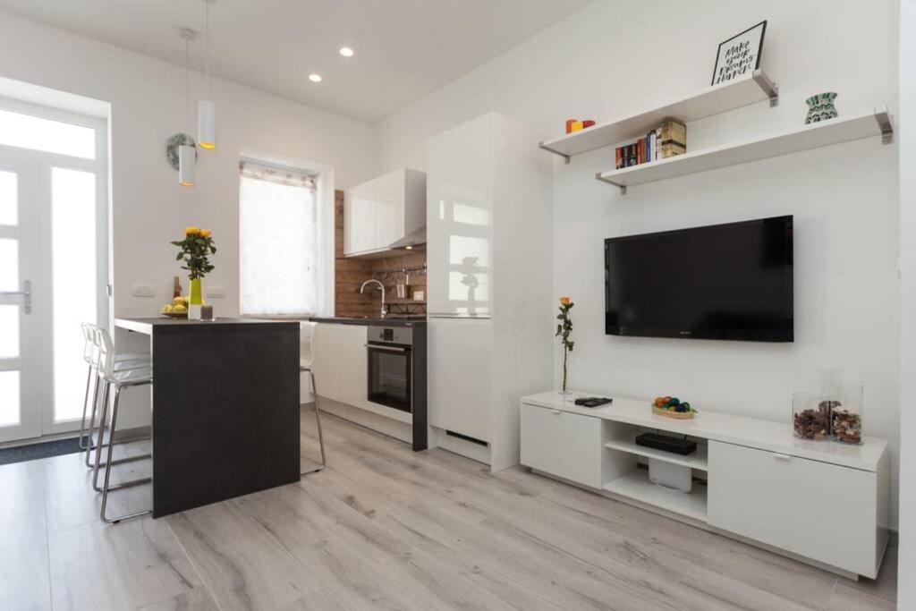 Appartamento Apartman Luna Pola Esterno foto