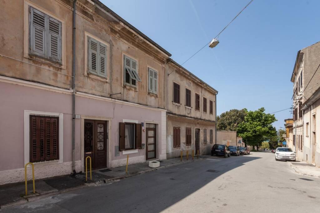 Appartamento Apartman Luna Pola Esterno foto