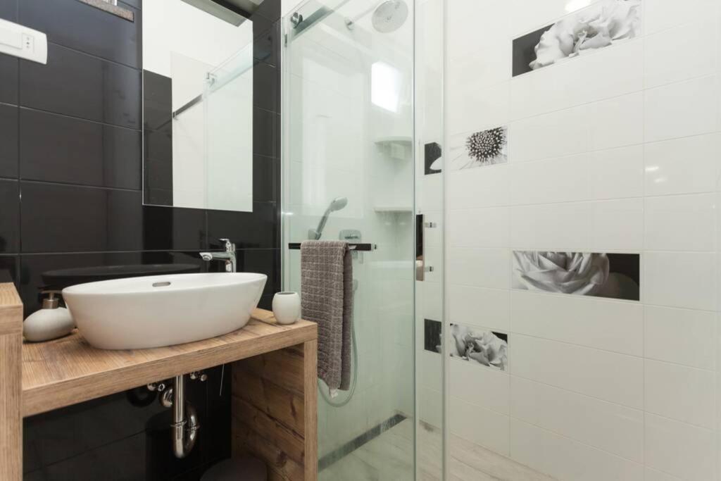 Appartamento Apartman Luna Pola Esterno foto